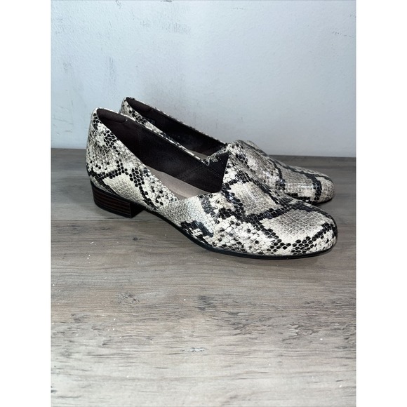 Clarks Collection Taupe Snakeskin Slip-On Loafers Women's Size 7 M Black and Tan - Picture 1 of 10